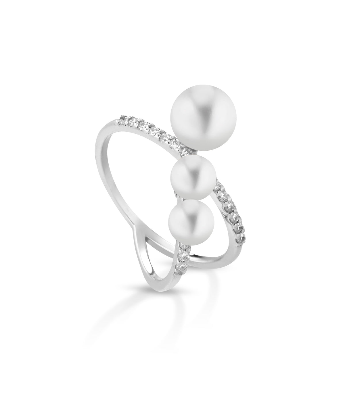 Anel em ouro branco, pérola natural e diamantes
