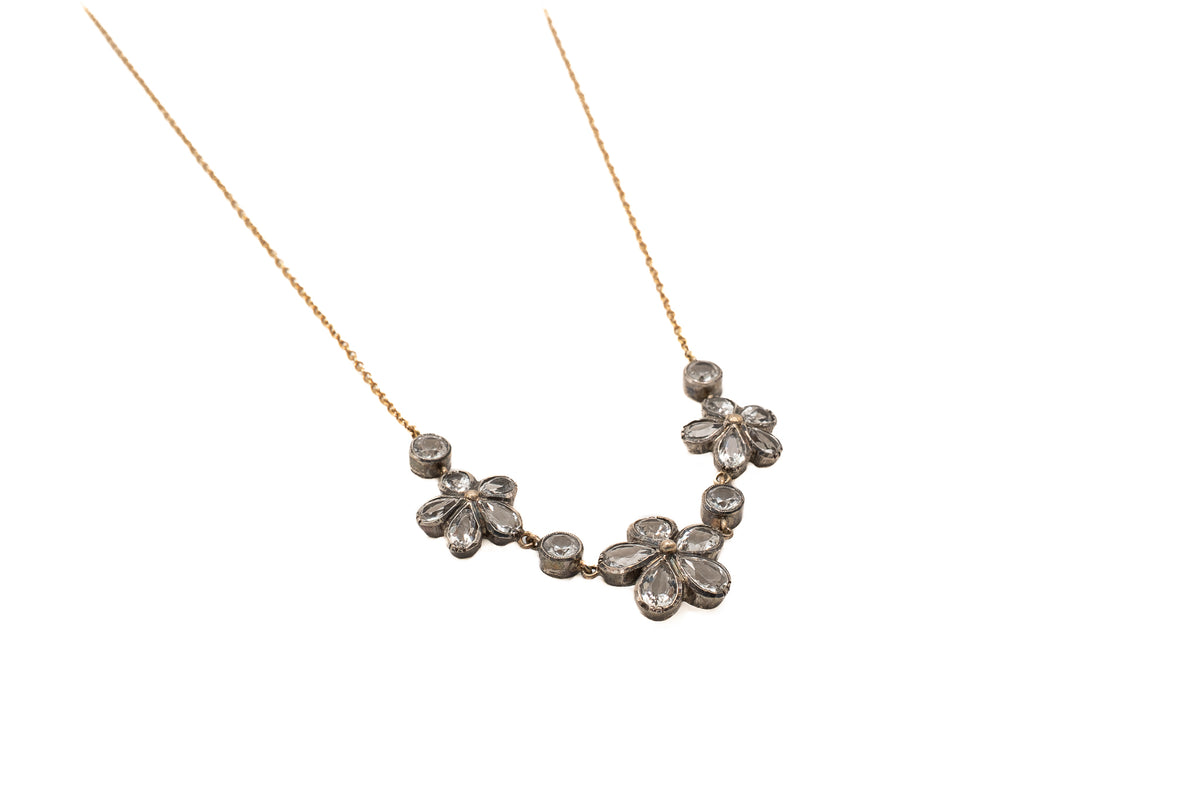 Gold thread and flowers from Minas Novas