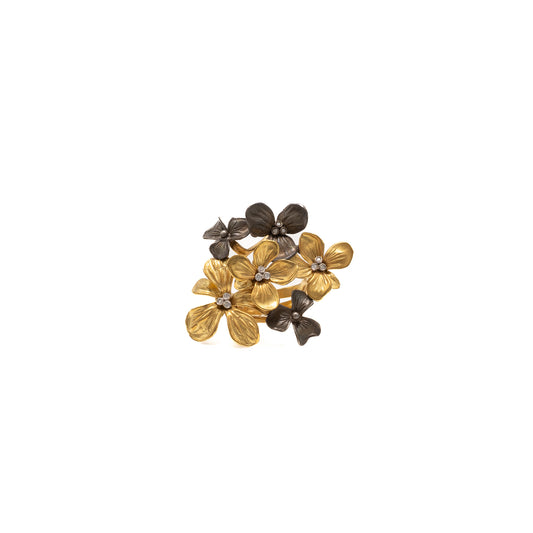 Anel com flores em ouro e diamantes
