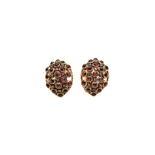 Brincos uva com diamantes e granada